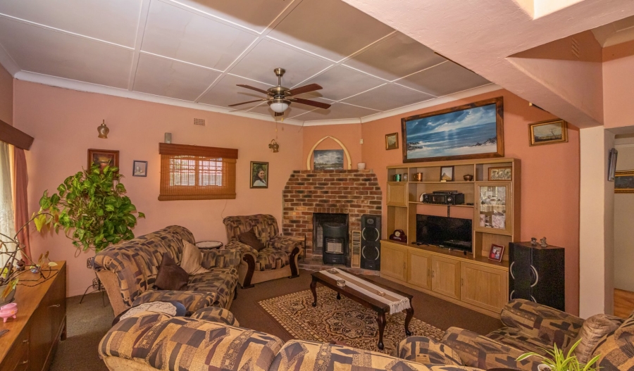 3 Bedroom Property for Sale in Kroonheuwel Free State